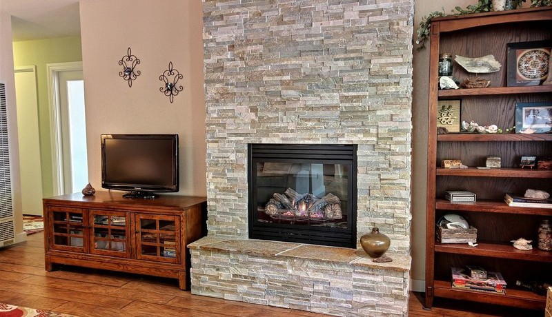 2205 Ludlow Ave Cambria Prop. ID 185647 Fireplace