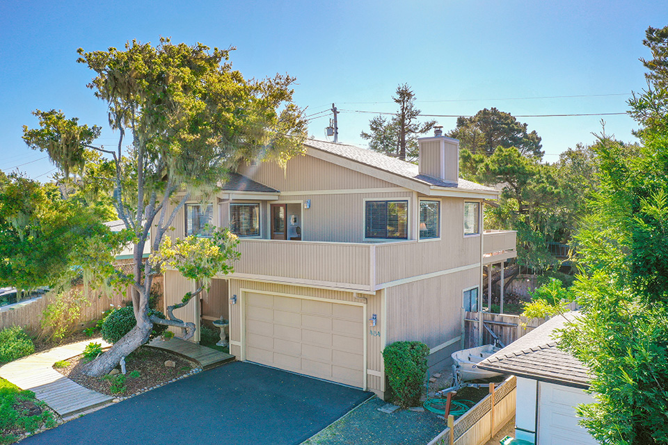 Top of the Hill, Ocean View Park Hill Home – 484 Worcester Drive, Cambria, CA